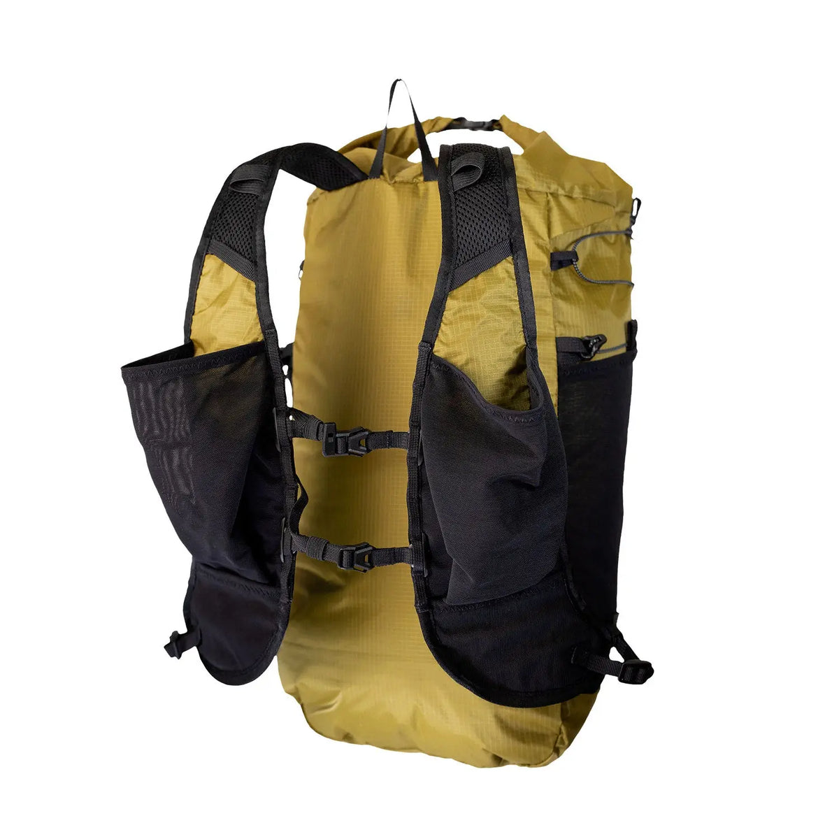 Summit Pack Fastpack Hike Right