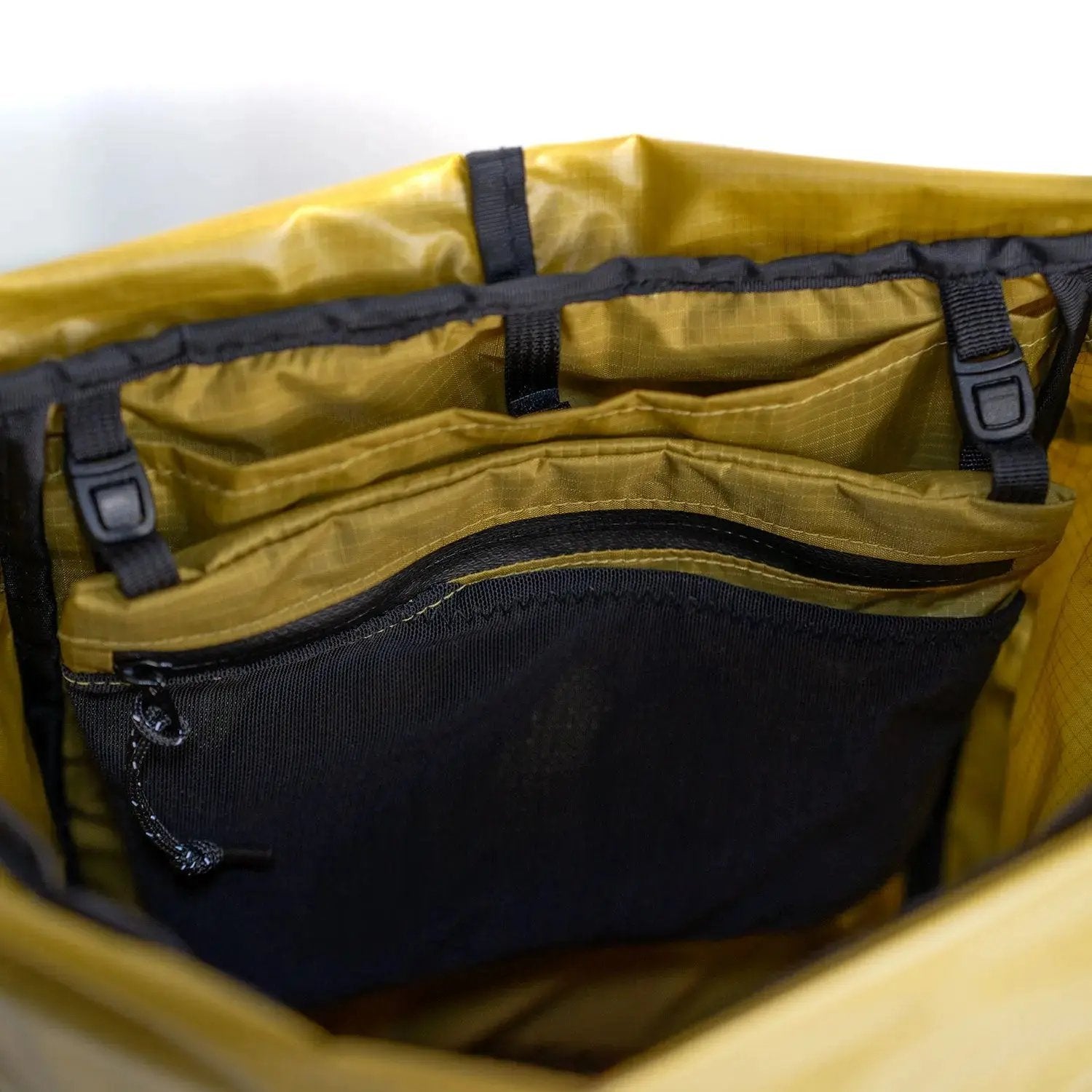 Summit Pack Traveler Hike Right