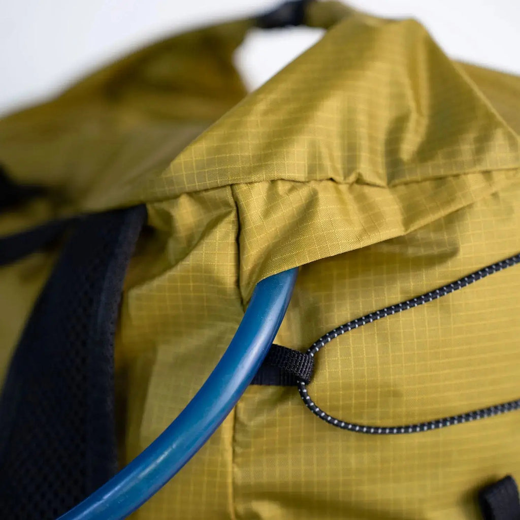 Summit Pack Traveler Hike Right