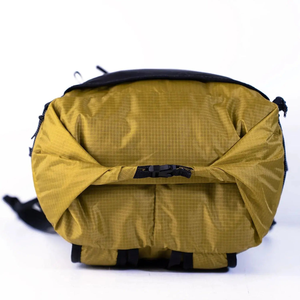 Summit Pack Traveler Hike Right