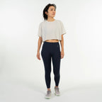 女模特穿著 TrailLite Leggings－ 登山緊身褲