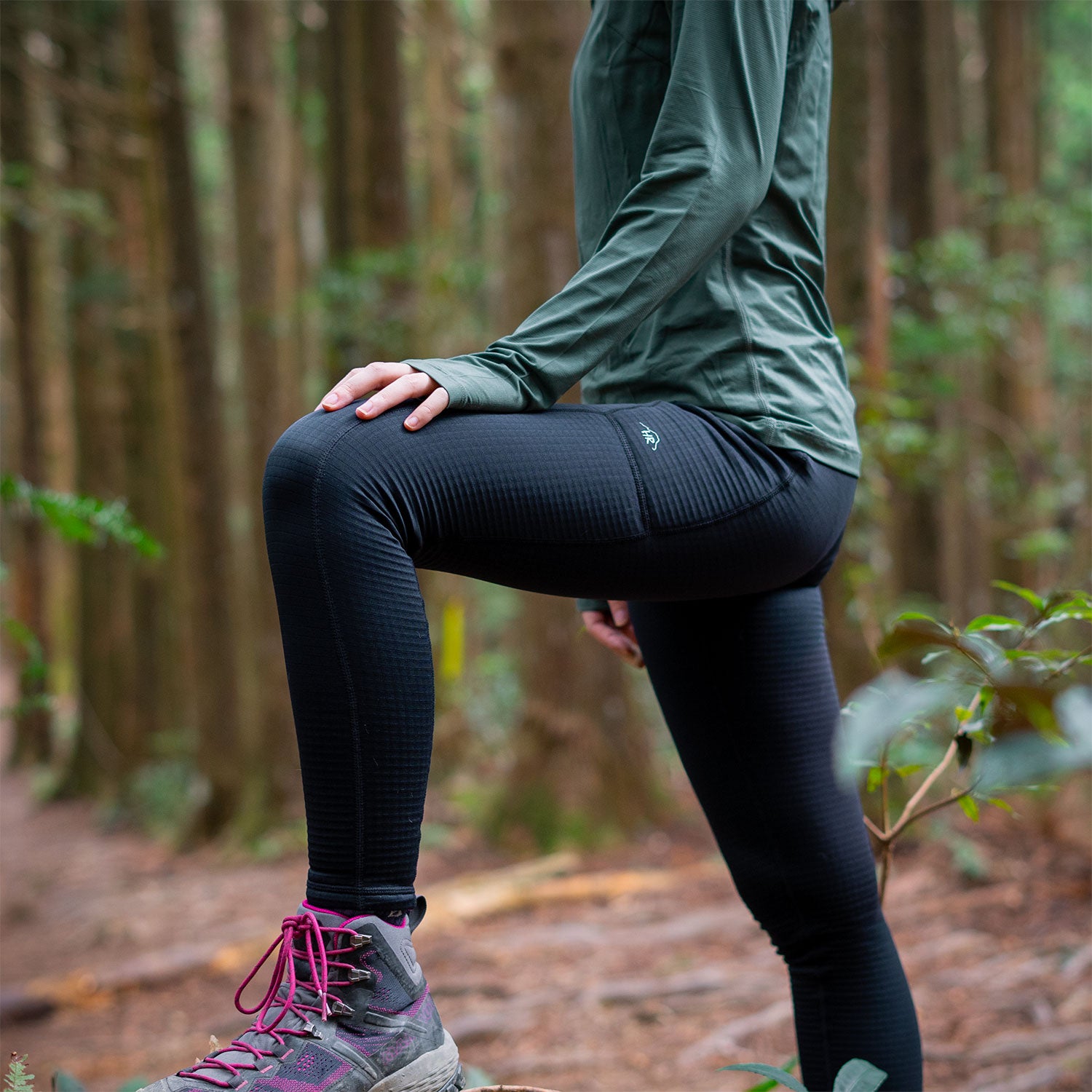 女生 Active Base 搖粒絨緊身褲 - MTN Goat Ultralight
